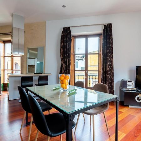 Cathedral Apartment, Upper Floor Apartment 塞维利亚 外观 照片