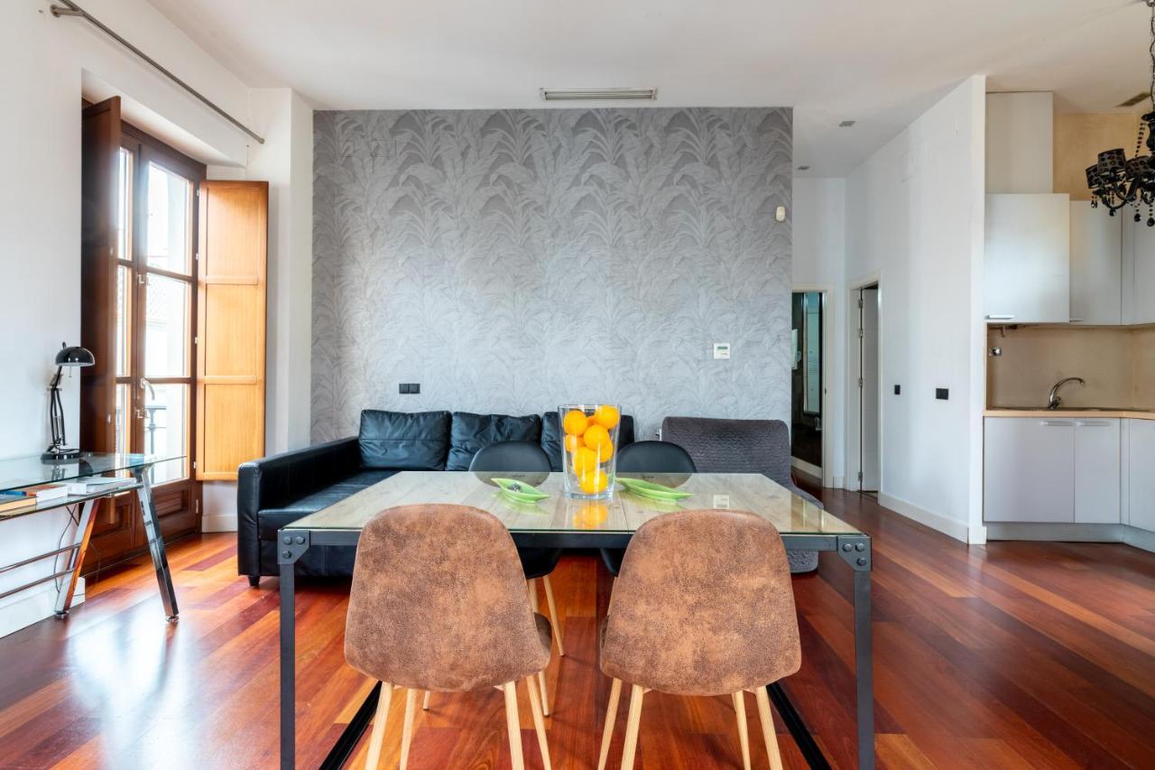 Cathedral Apartment, Upper Floor Apartment 塞维利亚 外观 照片