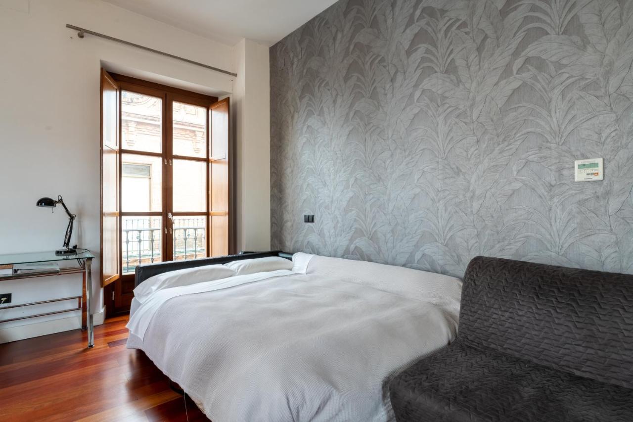Cathedral Apartment, Upper Floor Apartment 塞维利亚 外观 照片