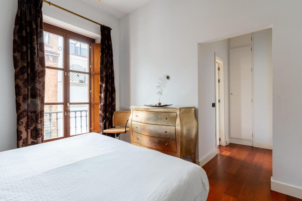 Cathedral Apartment, Upper Floor Apartment 塞维利亚 外观 照片