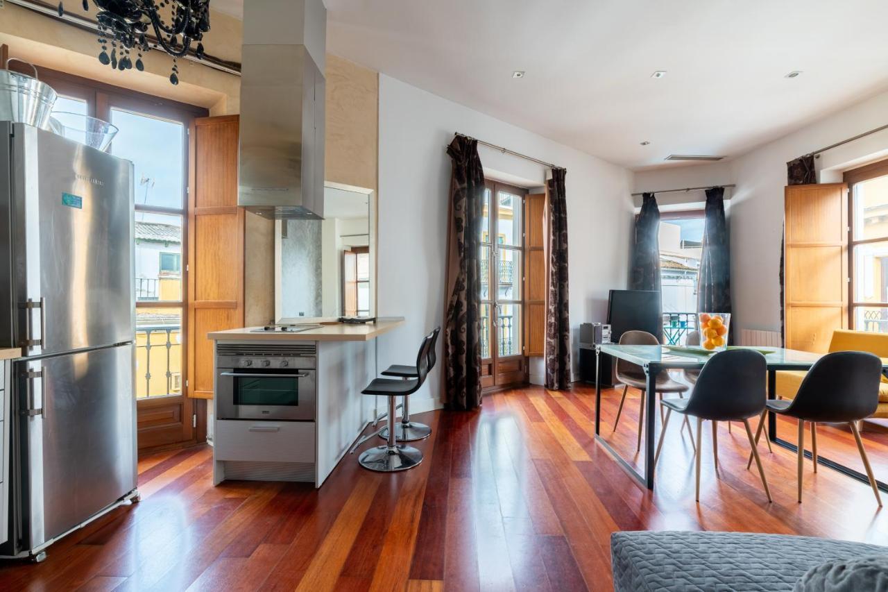 Cathedral Apartment, Upper Floor Apartment 塞维利亚 外观 照片