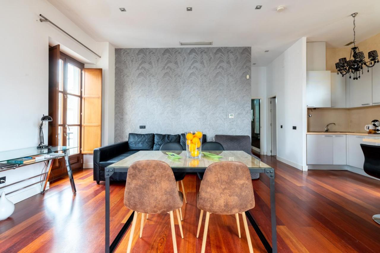 Cathedral Apartment, Upper Floor Apartment 塞维利亚 外观 照片