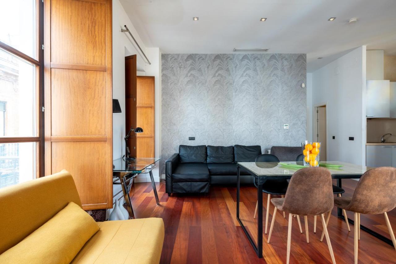 Cathedral Apartment, Upper Floor Apartment 塞维利亚 外观 照片