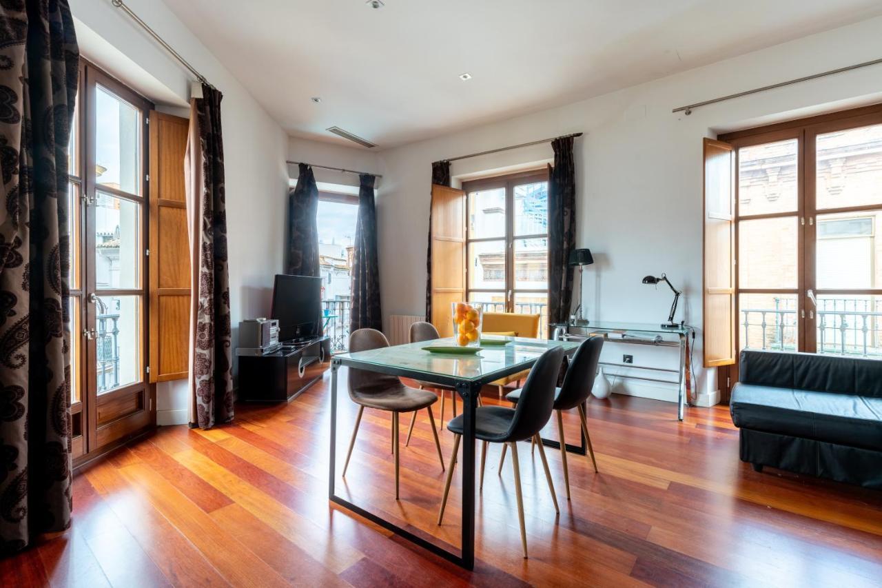 Cathedral Apartment, Upper Floor Apartment 塞维利亚 外观 照片