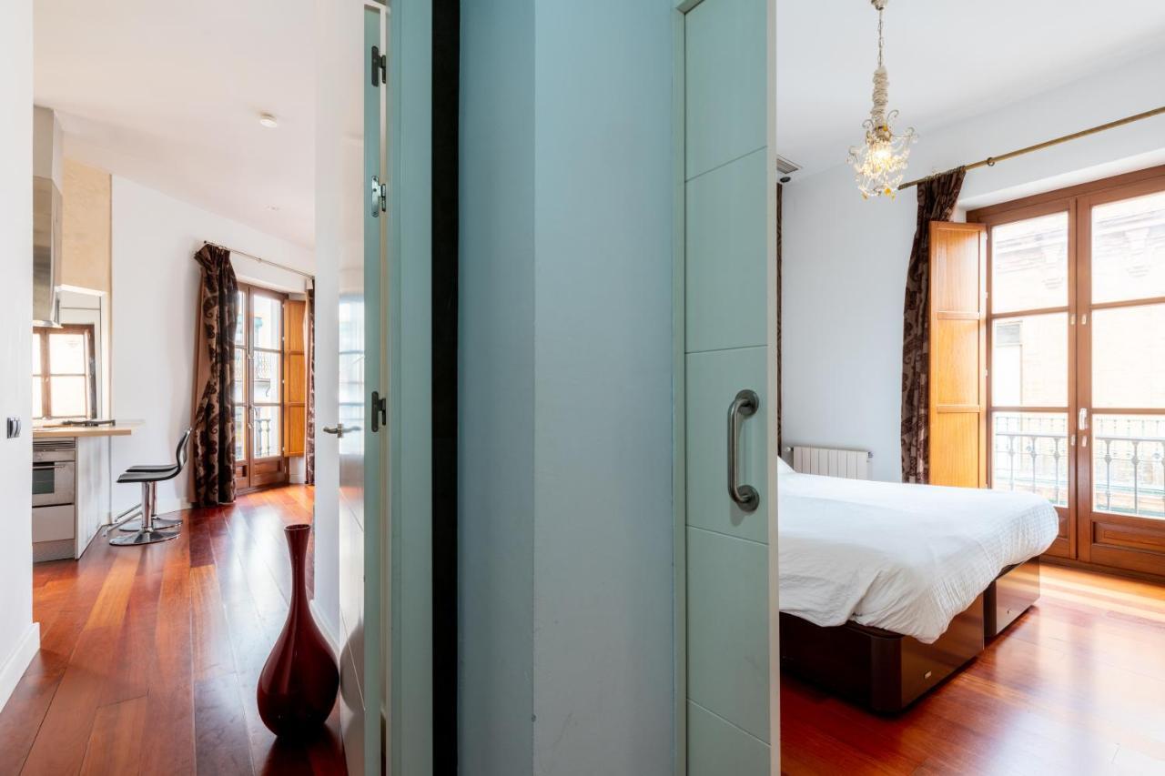 Cathedral Apartment, Upper Floor Apartment 塞维利亚 外观 照片