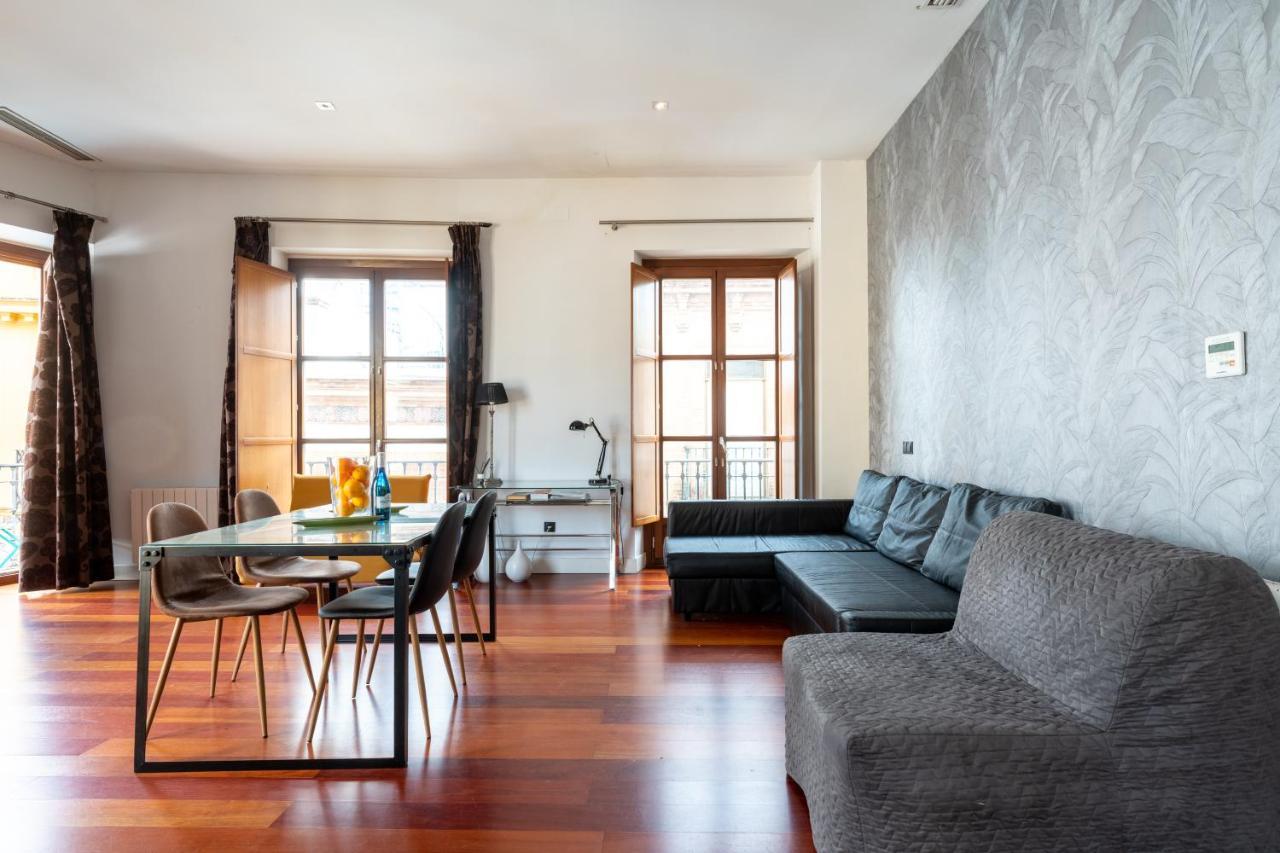 Cathedral Apartment, Upper Floor Apartment 塞维利亚 外观 照片