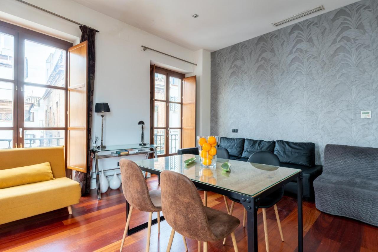 Cathedral Apartment, Upper Floor Apartment 塞维利亚 外观 照片